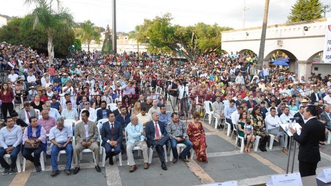 Anthony Domínguez rinde su primer informe de gobierno