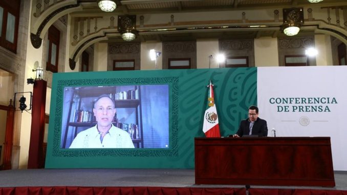 Este miércoles el subsecretario reapareció en la conferencia vespertina sobre Covid-19 en México de manera virtual, donde afirmó que al realizarse una prueba de PCR de nuevo dio positivo; después explicó al periodista Joaquín López-Dóriga que en un paseo en el parque tiene poca probabilidad de contagiar a otros