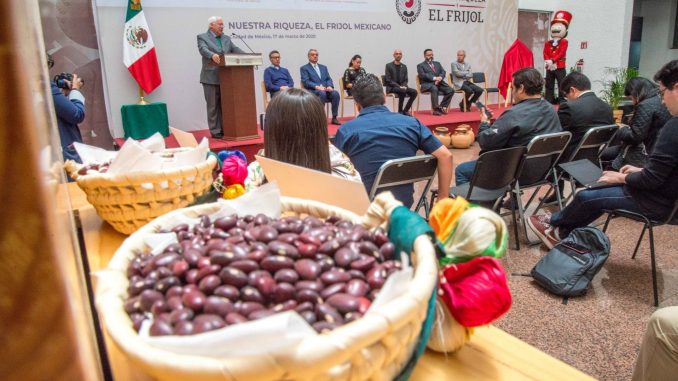 Debido a los niveles de sequía que se registran en México, se espera que pronto el precio del frijol aumente por la falta de agua.