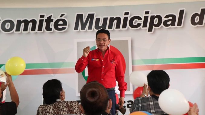 Durante el encuentro con integrantes de la Canaco Pachuca, Benjamín Rico aseguró que los diputados de Morena deben rendir cuentas